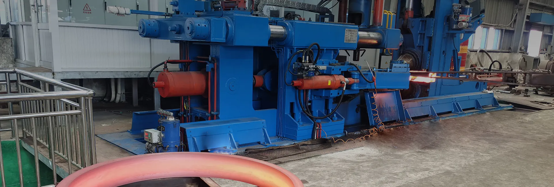 Радиально-осевой кольцепрокатный стан с ЧПУ серии D53KS